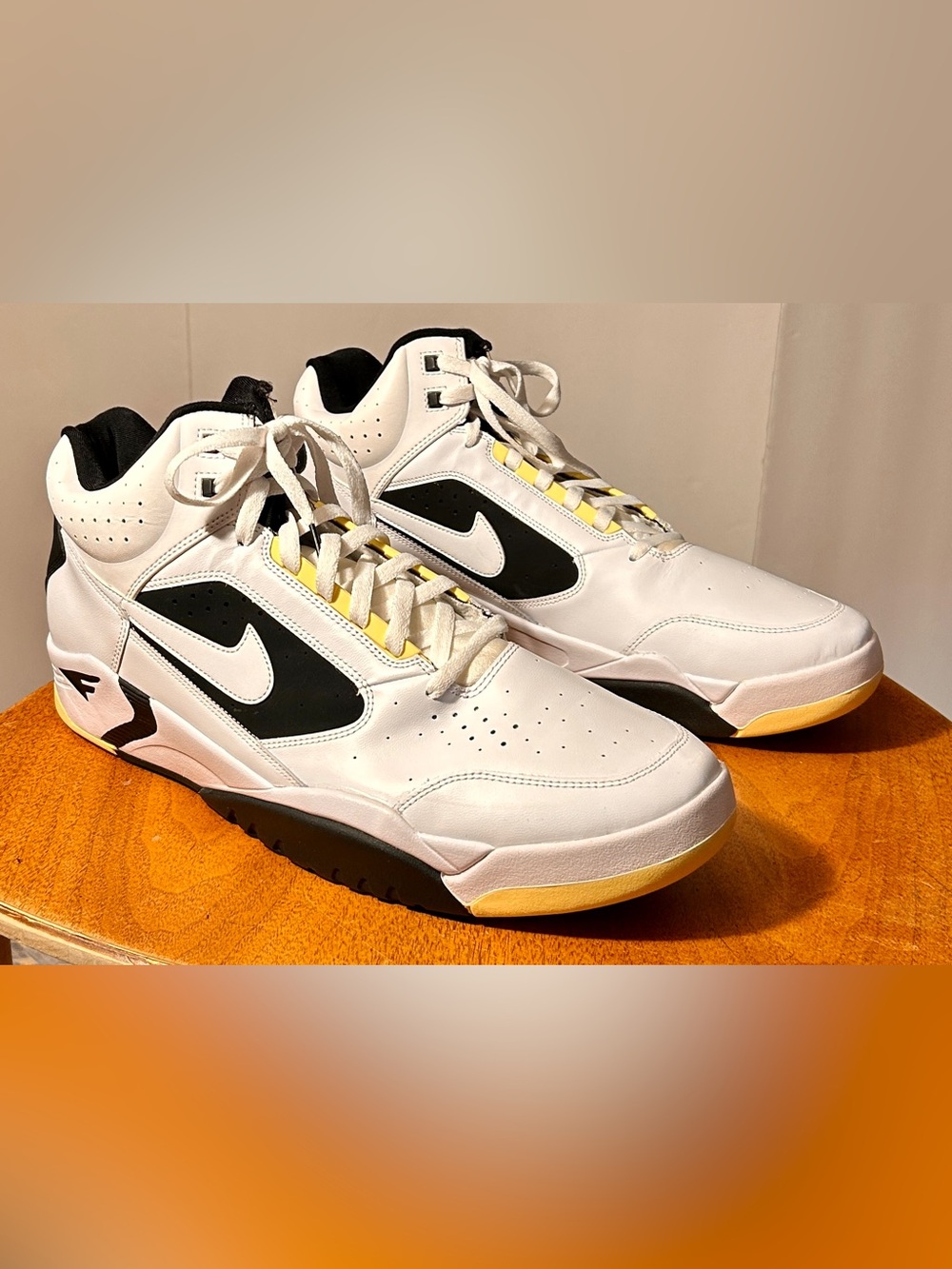 Nike Air Flight Lite Mid DV0824‑100 – Men’s 15 – White/Lemon/Black